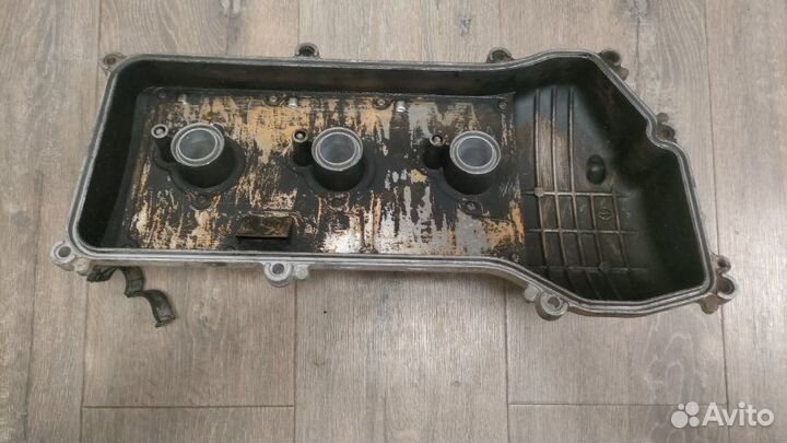 Клапанная крышка правая Toyota Land Cruiser Prado