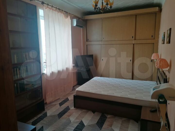 3-к. квартира, 70 м², 2/6 эт.