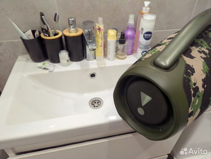 Колонка jbl boombox 3