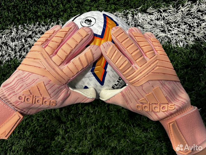 Вратарские перчатки Adidas Predator