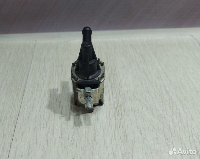 Клапан вакуумный Nissan primera P12