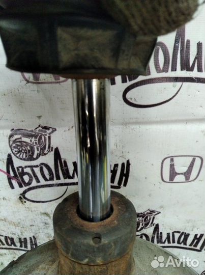 Амортизатор передний левый Peugeot 308