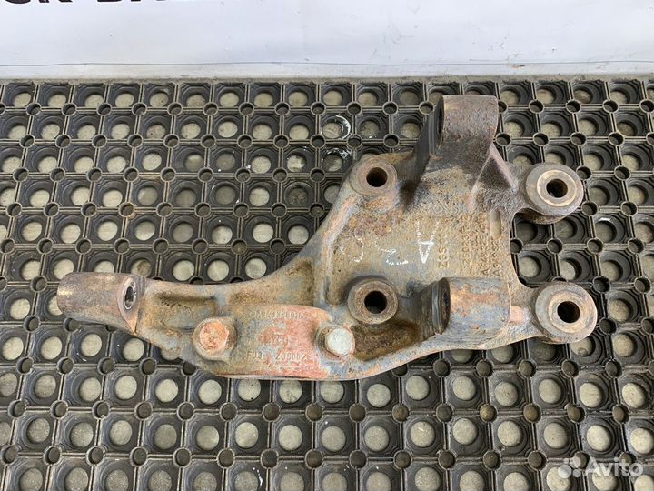 A9483254309 Кронштейн реактивной тяги правый