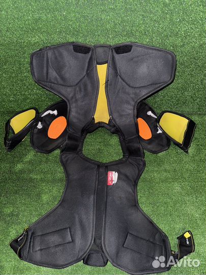 Хоккейный нагрудник Ccm SR L