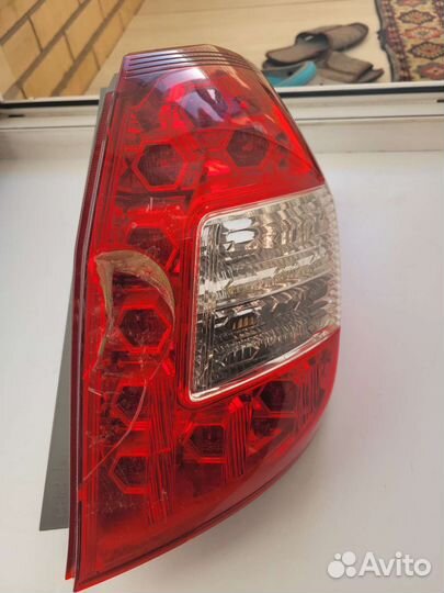 Задний правый фонарь Honda Fit Shuttle