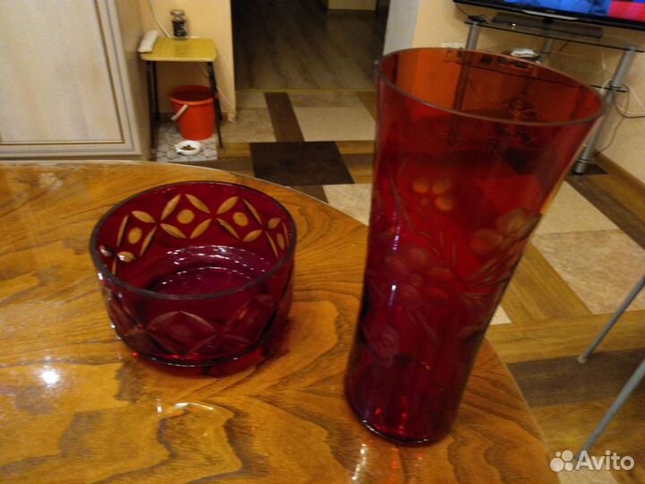 Вазы из цветного стекла 20 й век