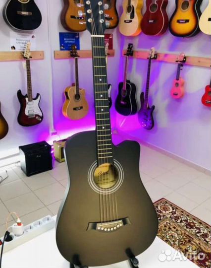 Гитара новая