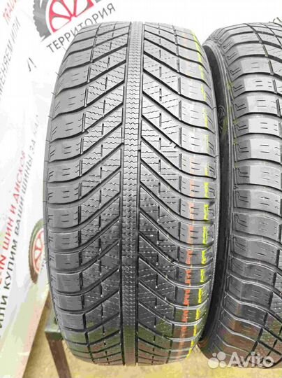 Goodyear Vector 4Seasons 215/60 R16 95V