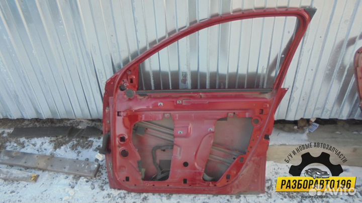 Дверь передняя правая Renault Megane II 2003-2009