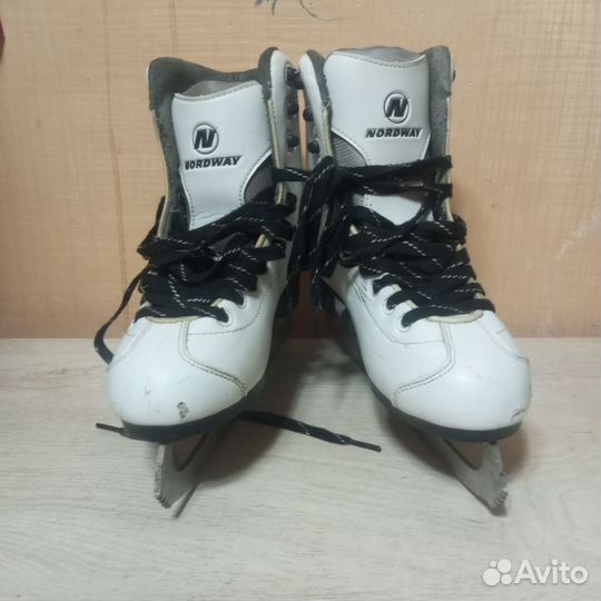 Коньки фигурные 37 размер