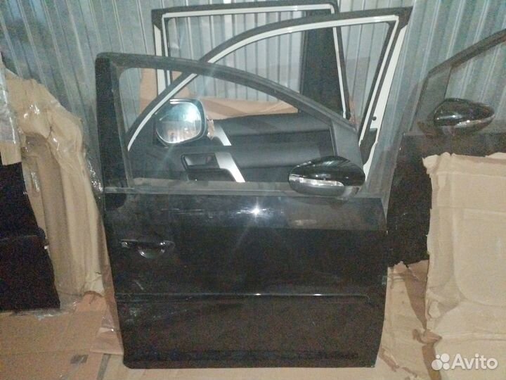 Дверь передняя правая VW Touran