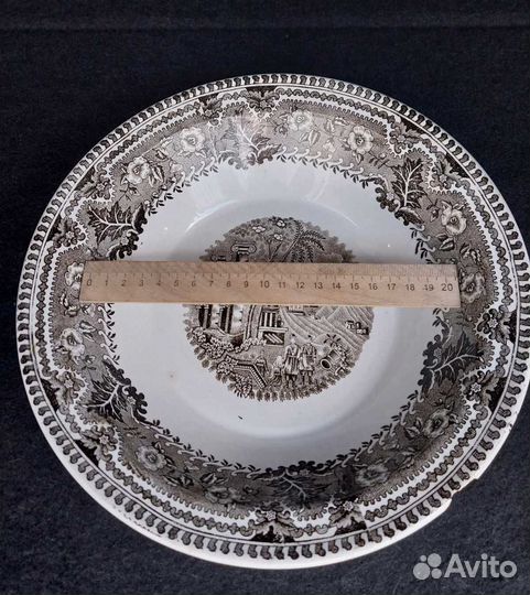 Тарелка. Конец XIX в. Т-во М.С.Кузнецова. Фарфор