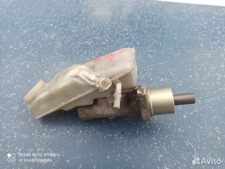 Главный тормозной цилиндр с бачком Ford Focus 2