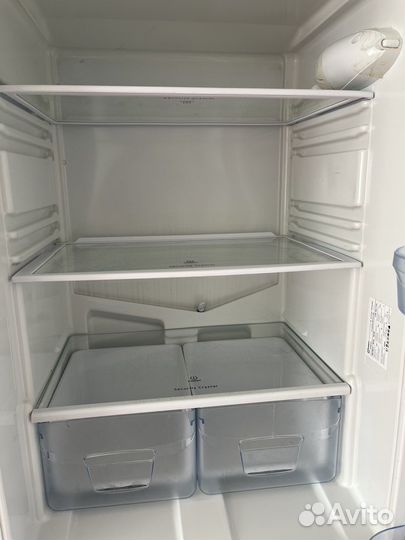 Холодильник бу indesit