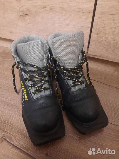 Лыжные ботинки