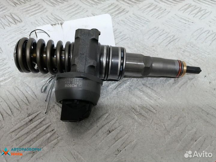 Форсунка Volkswagen Passat B6 2007 038130073AG