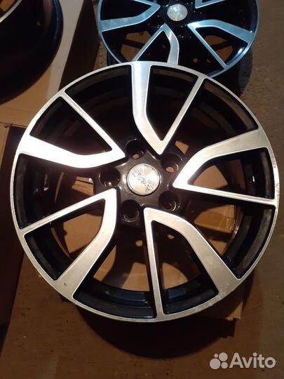 Диски R16 5 х114,3 DIA 66,1 ET 40