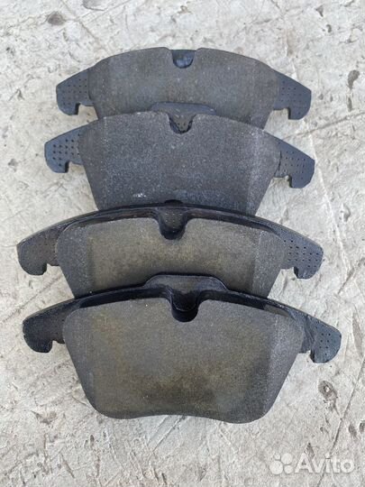 Тормозные колодки передние