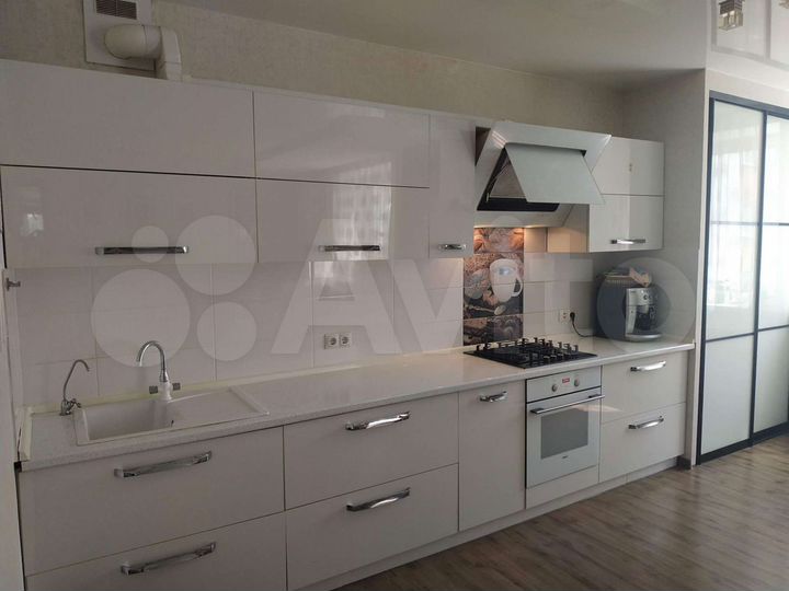 3-к. квартира, 90,8 м², 3/9 эт.