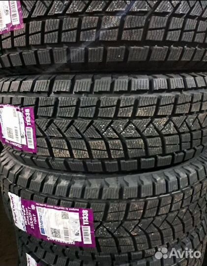 Tourador Winter Pro TSS1 235/65 R17 104T