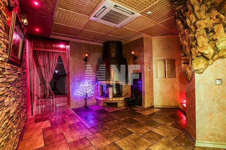 Дом 1200 м² на участке 5 сот.