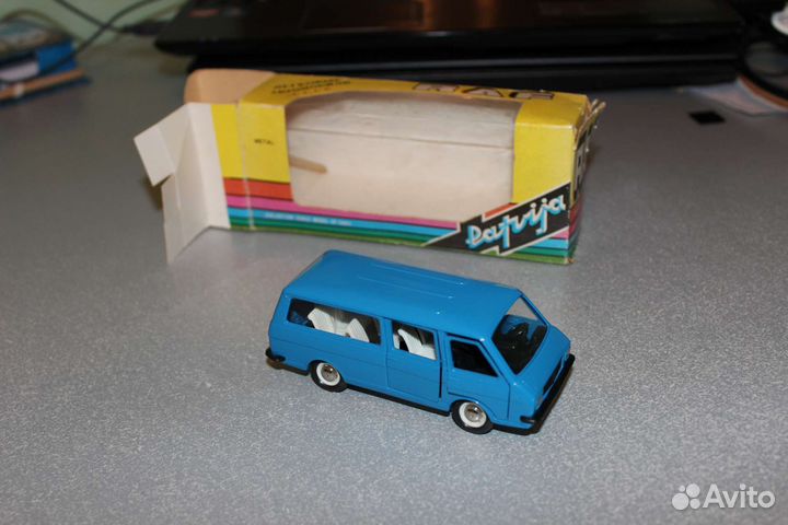 Модель автомобиля СССР раф-2203
