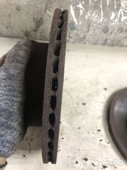 Передние тормозные диски Hyundai Accent 2