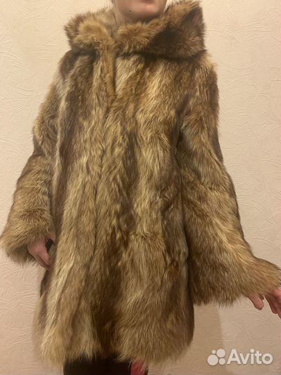 Шуба из енота с капюшоном 42-44