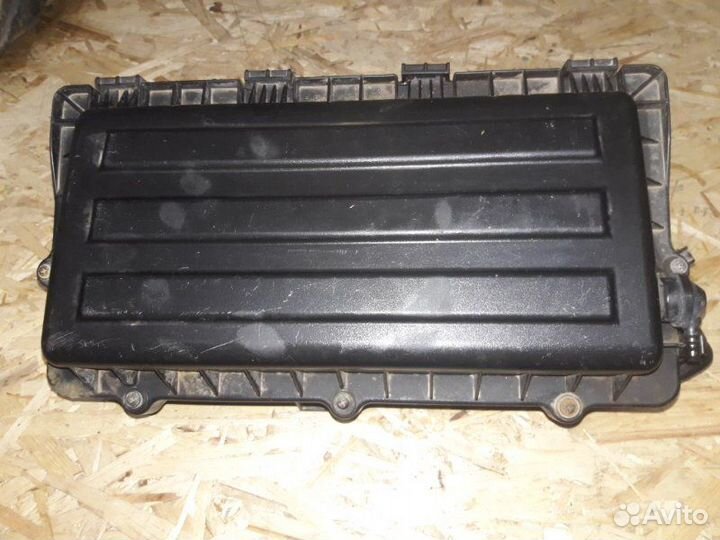 Корпус воздушного фильтра Skoda Octavia A5 BUD