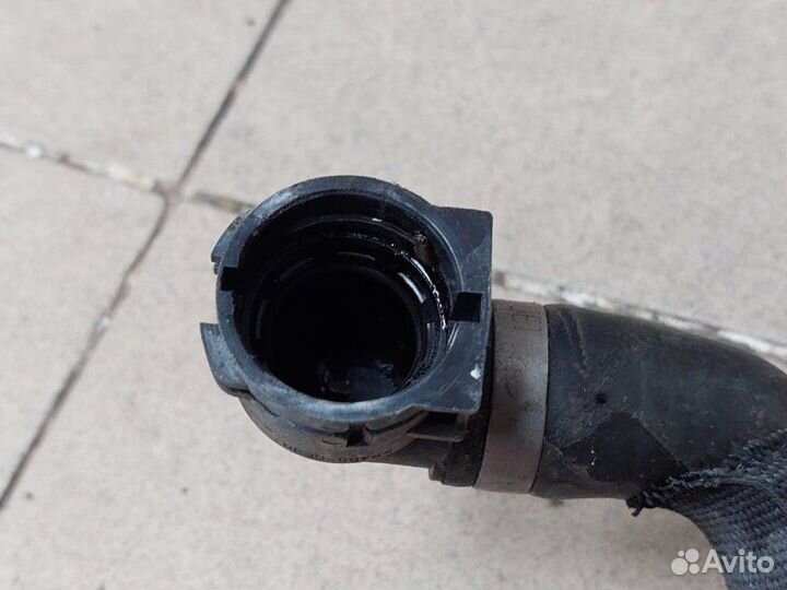 Патрубок системы охлаждения Mercedes-Benz E-Class