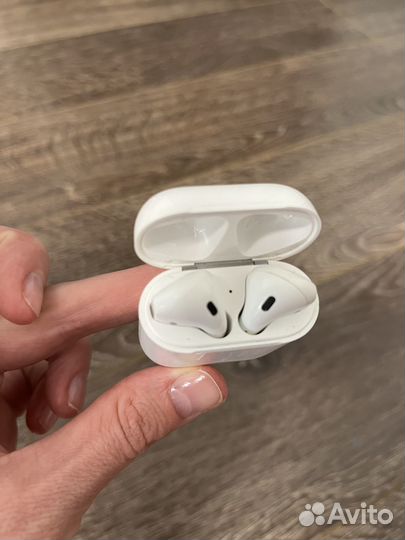 Беспроводные наушники apple airpods