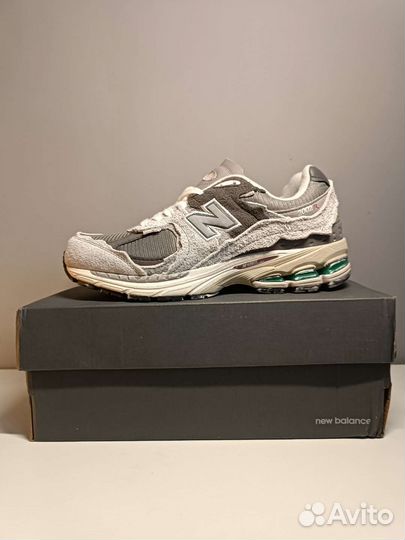 Кроссовки NB 2002R