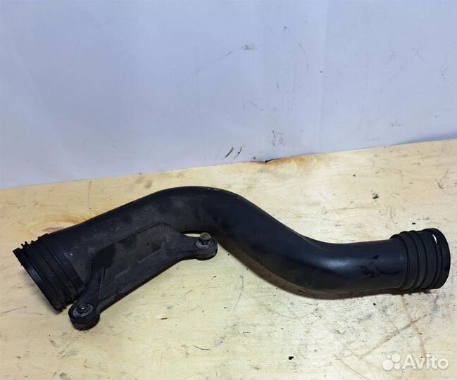 Патрубок интеркулера VW Passat (B6) 2005-2010