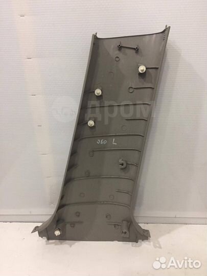 Обшивка средней стойки нижняя левая на Infiniti Ex