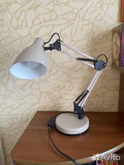 Лампа настольная