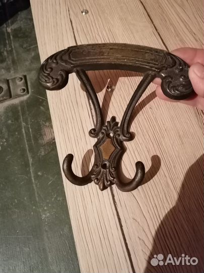 Вешалка настенная латунь