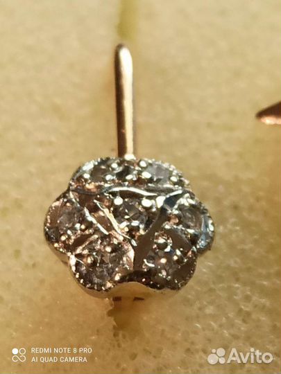 Золотые серьги с бриллиантами