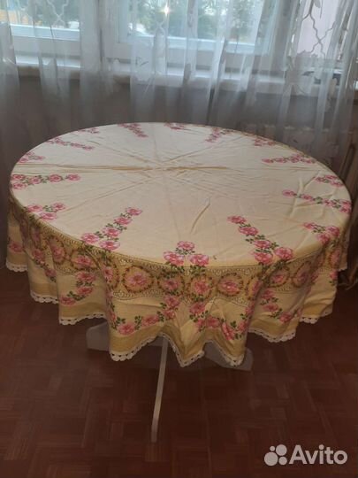 Круглые скатерти из французского сундука