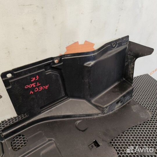 Брызговик двс правый Chevrolet Aveo T300