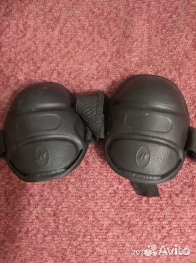 Наколенники