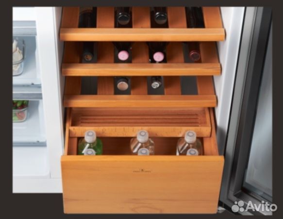 Холодильник Hiberg с винным отделением