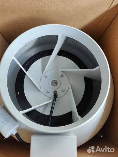 Вентилятор канальный 200 мм, 1000 кубов