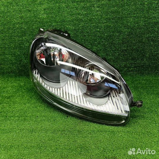 Фара правая Volkswagen Golf 5 2007