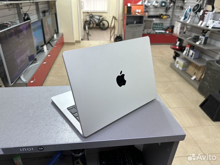 Apple macbook pro 14,4 M2 Pro 2023