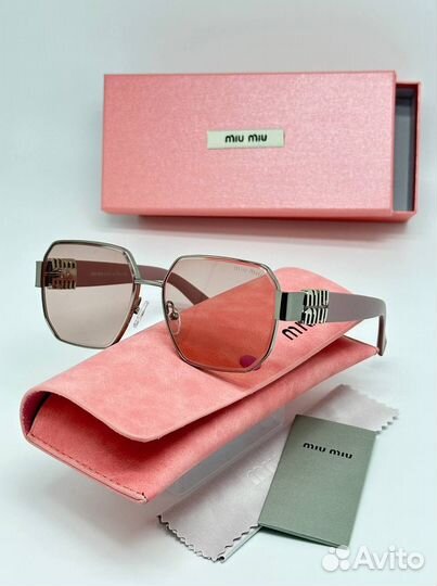 Солнцезащитные очки miu miu