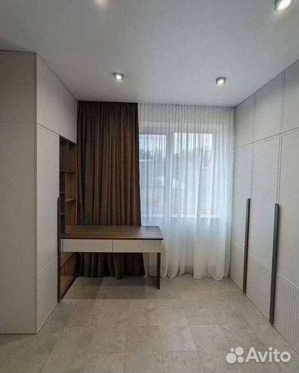 Рабочая зона со шкафом