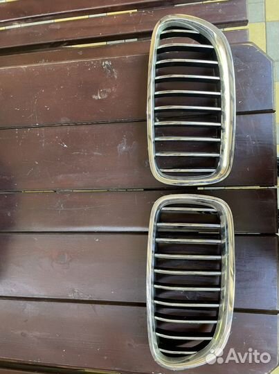 Решетка радиатора BMW f10 оригинал
