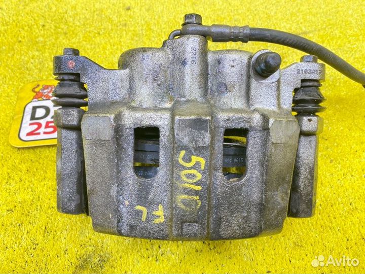 Суппорт передний левый Toyota Venza