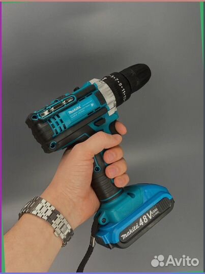 Шуруповерт Makita 21V с битами с уровенем