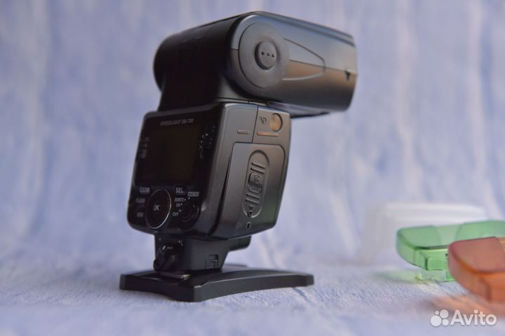 Nikon Speedlight SB-700 вспышка